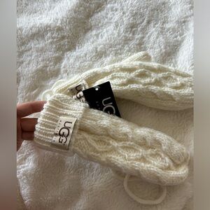 Ugg gloves